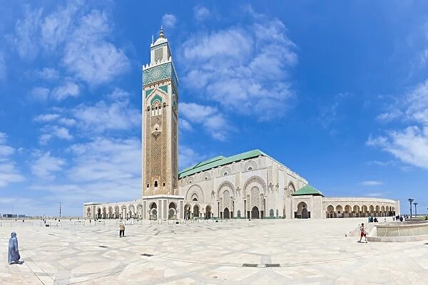 Morocco, Al-Magreb, Hassan II Mosque in Casablanca, the largest mosque in Morocco