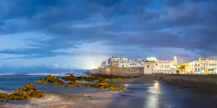 Framed Print : Morocco, Marrakesh-Safi (Marrakesh-Tensift-El Haouz) region, Essaouira. Medina (old town) at dusk