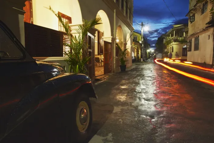 Framed Print : Morris Minor outside The Fort Printers Hotel in Galle Fort, Galle, Sri Lanka