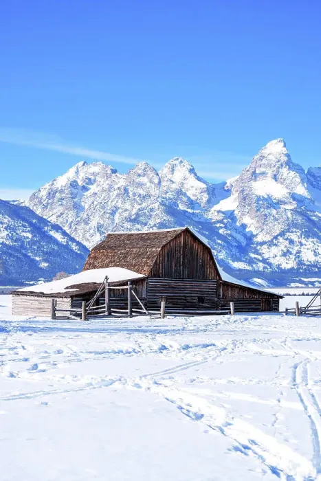 Framed Print : Moulton Barn, Mormon Row in Winter with lots of Snow Freezing Cold Grand Teton National Park, Wyoming, USA Framed Print : Moulton Barn, Mormon Row in Winter with lots of Snow Freezing Cold Grand Teton National Park, Wyoming, USA