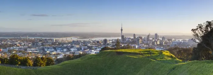 Framed Print : Mount Eden volanic crater & City Skyline Auckland, North Island, New Zealand, Australasia Framed Print : Mount Eden volanic crater & City Skyline Auckland, North Island, New Zealand, Australasia