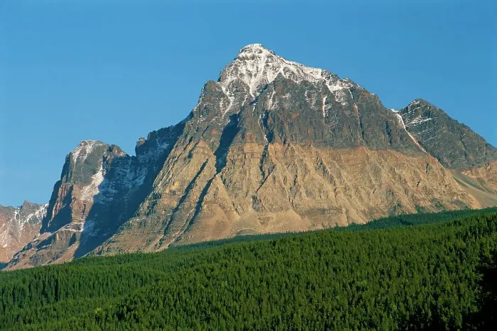 Framed Print : Mount Fitzwilliam. Mt. Robson Provincial Park, British Columbia, Canada