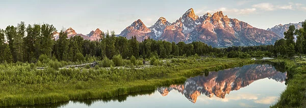 Mount Moran in Oxbow Bend of the Snake River in Grand Teton National Park, Wyoming, USA