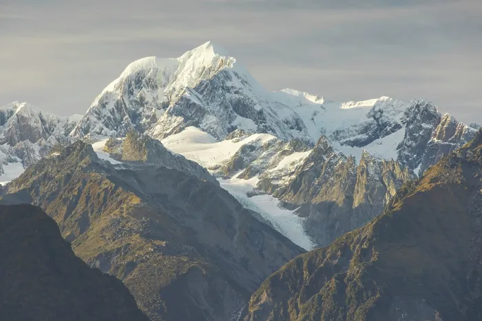 Framed Print : Mount Tasman, the second highest mountain in New Zealand, photographed from Lake Matheson, South Island, New Zealand. Autumn (May) 2025
