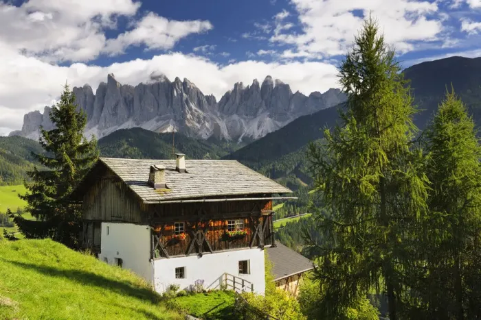 Framed Print : Mountain Hut in front of Geisler Peaks, St. Magdalena, Val di Funes, Villneoss valley Framed Print : Mountain Hut in front of Geisler Peaks, St. Magdalena, Val di Funes, Villneoss valley