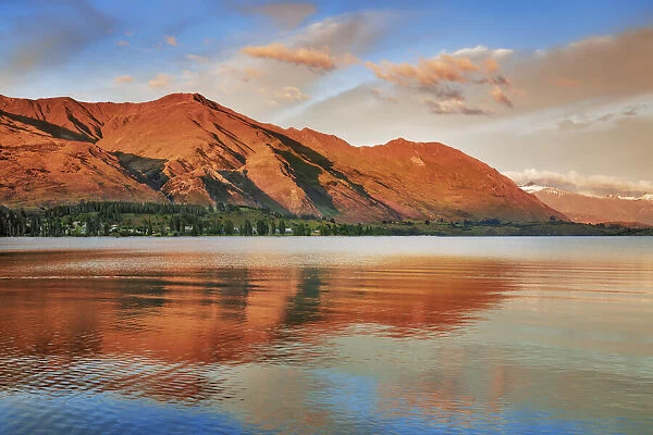Mountain impression at Lake Wanaka - New Zealand, South Island, Otago, Queenstown Lakes
