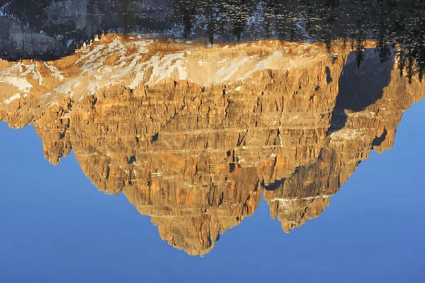 Mountain impression mirroring Tre Cime in lake - Italy, Veneto, Belluno, Sexten Dolomites