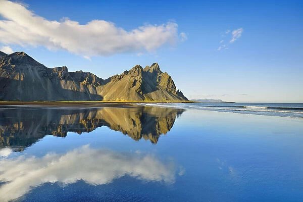 Mountain landscape at Vestrahorn and ocean - Iceland, Eastern Region, Hofn, Stokksnes
