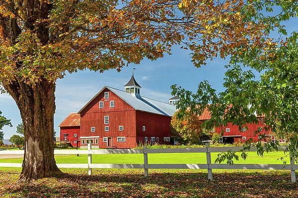 Mountain View Farm in Autumn, Burke, Vermont, New England, USA