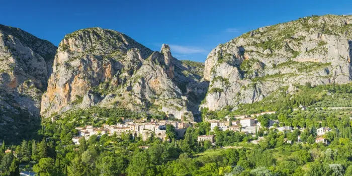 Framed Print : Moustiers-Sainte-Marie, Provence, France Framed Print : Moustiers-Sainte-Marie, Provence, France