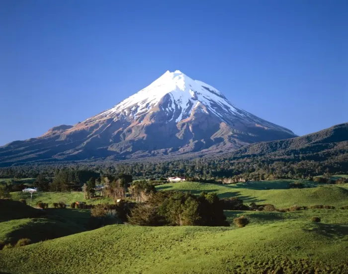 Framed Print : Mt. Egmont (Mt Framed Print : Mt. Egmont (Mt