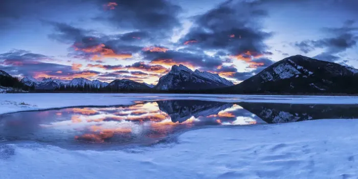 Framed Print : Mt. Rundle Reflecting in Vermillion Lakes at Sunrise, Banff National Park, Alberta Framed Print : Mt. Rundle Reflecting in Vermillion Lakes at Sunrise, Banff National Park, Alberta