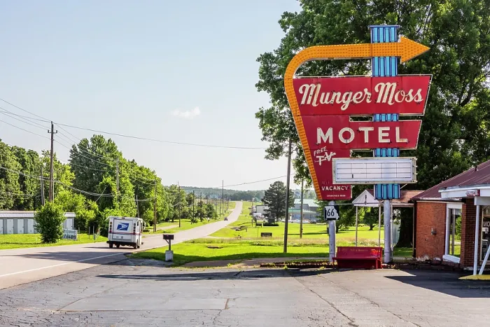 Framed Print : Munger Moss Motel, Lebanon, Missouri, United States Framed Print : Munger Moss Motel, Lebanon, Missouri, United States