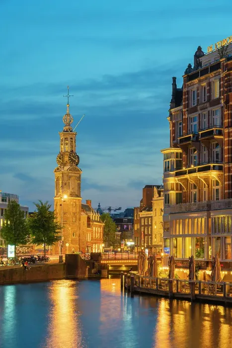 Framed Print : Munttoren tower at twilight, Amsterdam, Netherlands Framed Print : Munttoren tower at twilight, Amsterdam, Netherlands
