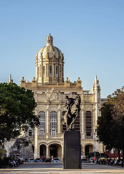 Museum of the Revolution, former Presidential Palace, La Habana Vieja, Havana