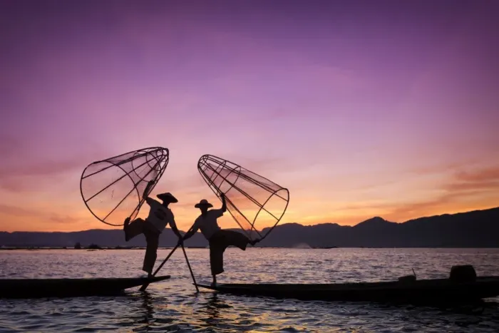 Framed Print : Myanmar (Burma), Shan State, Inle Lake, local fishermen at sunset Framed Print : Myanmar (Burma), Shan State, Inle Lake, local fishermen at sunset