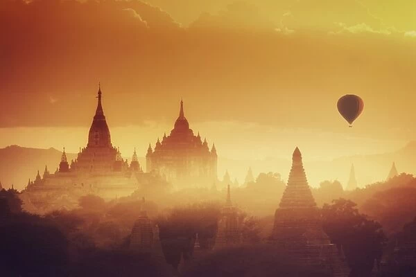 Myanmar (Burma), Temples of Bagan (Unesco world Heritage Site), Ananda temple
