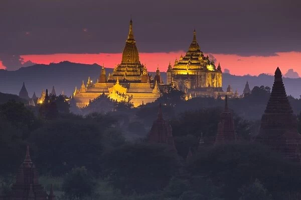 Myanmar (Burma), Temples of Bagan (Unesco world Heritage Site), Ananda temple