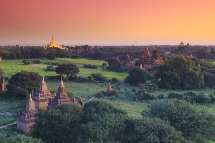 Framed Print : Myanmar (Burma), Temples of Bagan (Unesco world Heritage Site) Framed Print : Myanmar (Burma), Temples of Bagan (Unesco world Heritage Site)