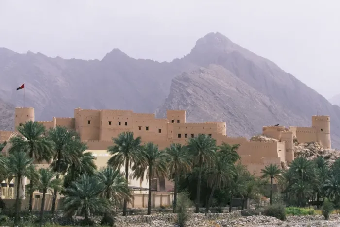 Framed Print : Nakhl Fort stands in the foothills of the Western Hajar Mountains Framed Print : Nakhl Fort stands in the foothills of the Western Hajar Mountains