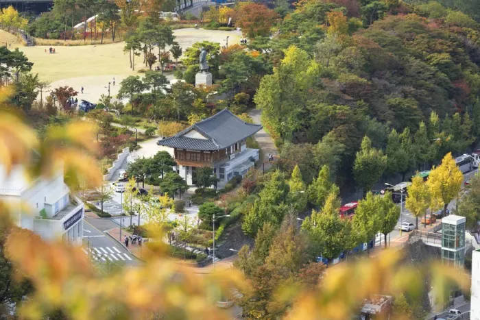 Framed Print : Namsan Baekbeom Park, Seoul, South Korea Framed Print : Namsan Baekbeom Park, Seoul, South Korea