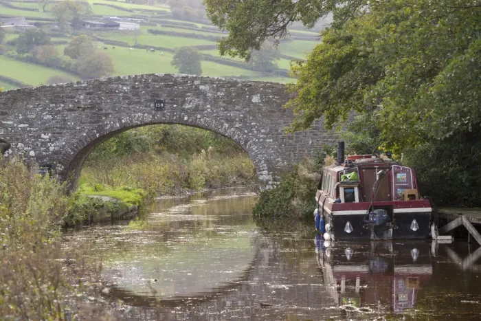 Framed Print : Narrowboat on the Monmouthshire & Brecon Canal in the Brecon Beacons National Park