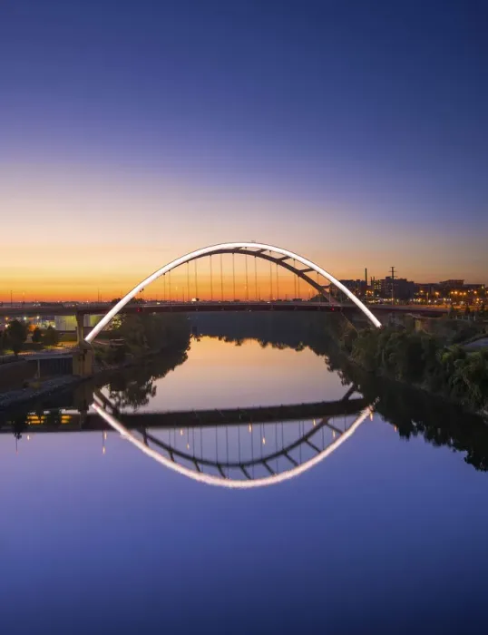 Framed Print : Nashville, Tennessee, Korean War Memorial Bridge, Gateway Bridge, Connects Downtown