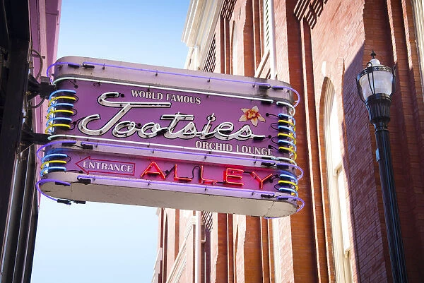 Nashville, Tennessee, Tootsies Orchid Lounge, Famous Country Music Bar, Broadway