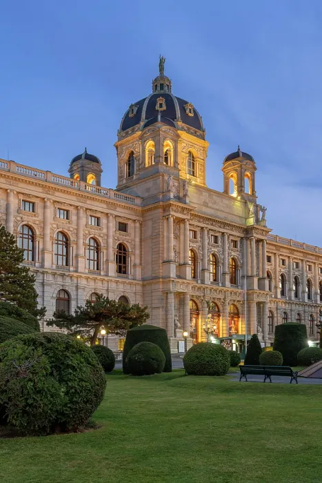 Framed Print : Natural History Museum (Naturhistorisches Museum), Maria-Theresien-Platz, Vienna, Austria Framed Print : Natural History Museum (Naturhistorisches Museum), Maria-Theresien-Platz, Vienna, Austria