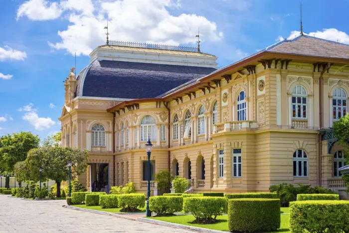 Framed Print : Neo-Renaissance style Phra Thinang Boromphiman throne hall in the Siwalai Garden