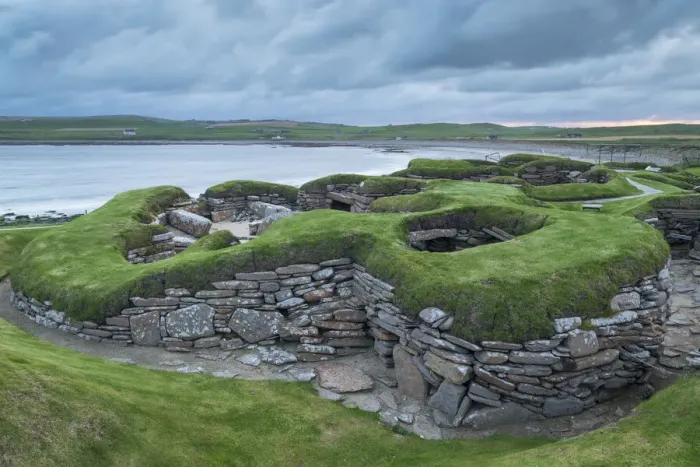 Framed Print : Neolithic settlement of Skara Brae in the Orkney Islands, Scotland Framed Print : Neolithic settlement of Skara Brae in the Orkney Islands, Scotland