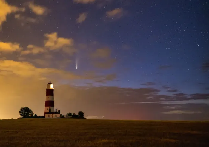 Framed Print : NEOWISE Comet over Happisburgh Lighthouse, Happisburgh, Norfolk, England Framed Print : NEOWISE Comet over Happisburgh Lighthouse, Happisburgh, Norfolk, England