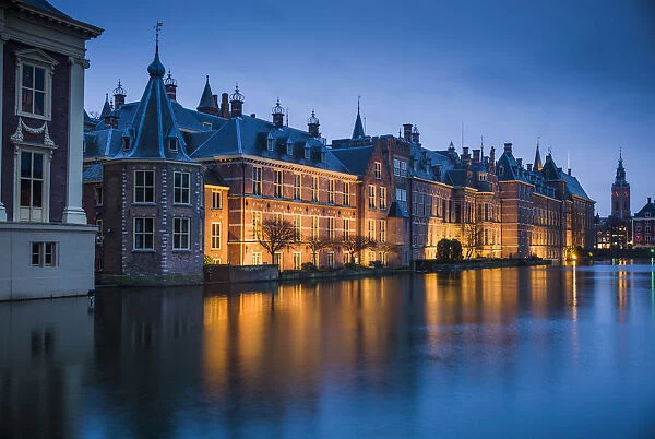 Netherlands, The Hague, Binnenhof Dutch Parliament buidings, dusk