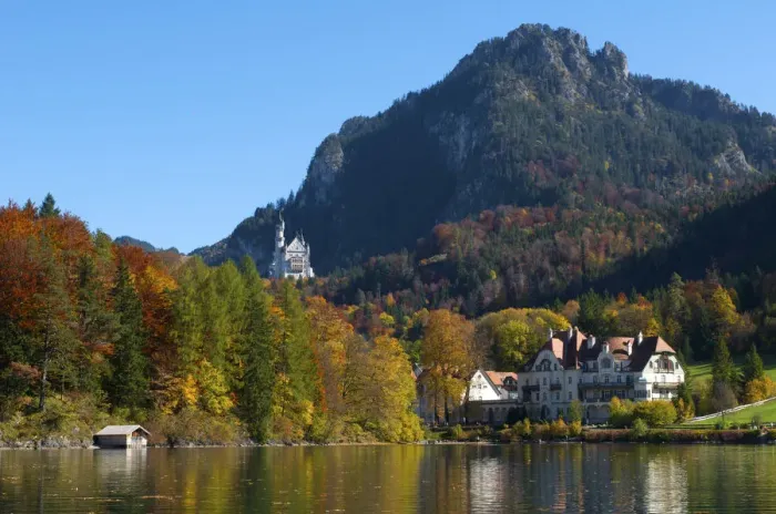Framed Print : Neuschwanstein Castle ans Lake Alpsee, Allgaeu, Bavaria, Germany Framed Print : Neuschwanstein Castle ans Lake Alpsee, Allgaeu, Bavaria, Germany
