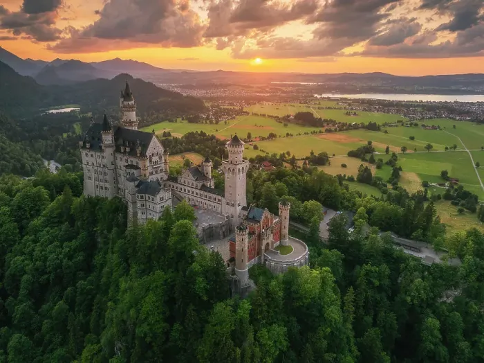 Framed Print : Neuschwanstein Castle, Fussen, Bavaria, Germany Framed Print : Neuschwanstein Castle, Fussen, Bavaria, Germany