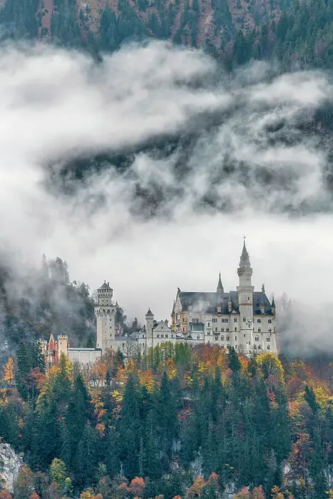 Framed Print : Neuschwanstein Castle in Mist, Fussen, Bavaria, Germany Framed Print : Neuschwanstein Castle in Mist, Fussen, Bavaria, Germany