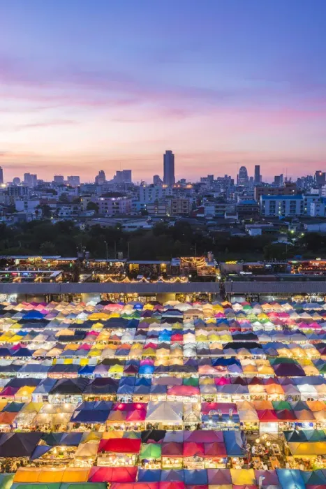 Framed Print : The New Rot Fai Market, Ratchada, Bangkok, Thailand Framed Print : The New Rot Fai Market, Ratchada, Bangkok, Thailand