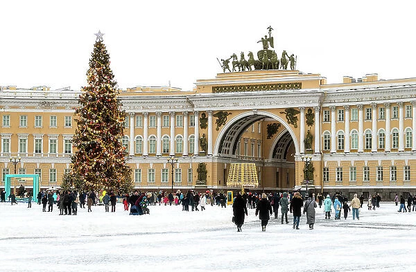New Year celebrations in the Palace Square (Dvortsovaya Ploshchad), Saint Petersburg, Russia