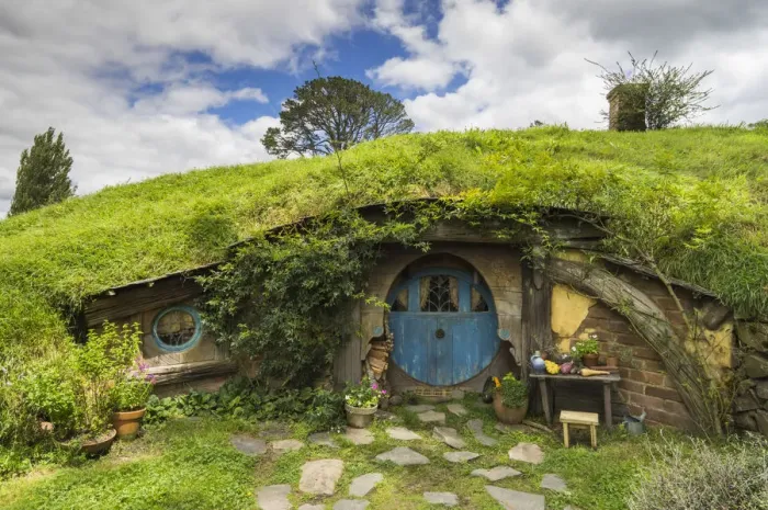 Framed Print : New Zealand, North Island, Matamata, Hobbiton Movie Set, Hobbit house Framed Print : New Zealand, North Island, Matamata, Hobbiton Movie Set, Hobbit house