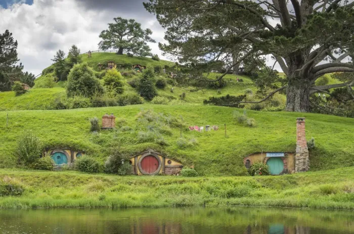 Framed Print : New Zealand, North Island, Matamata, Hobbiton Movie Set, Hobbit house