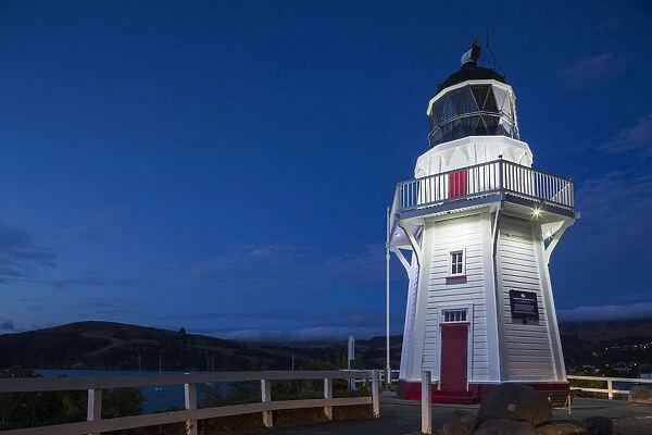 New Zealand, South Island, Canterbury, Banks Peninsula, Akaroa, Akaroa Lighthouse, dusk