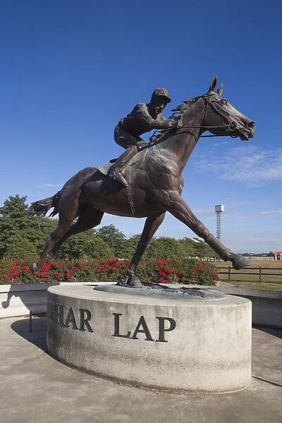 New Zealand, South Island, Canterbury, Timaru, statue of Phar Lap, champion racing horse