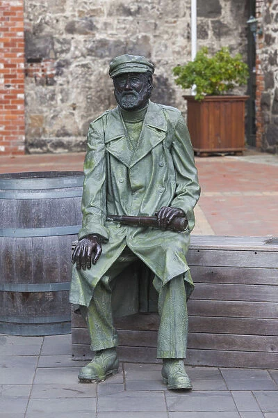 New Zealand, South Island, Canterbury, Timaru, Heritage Place, statue of Captain Henry