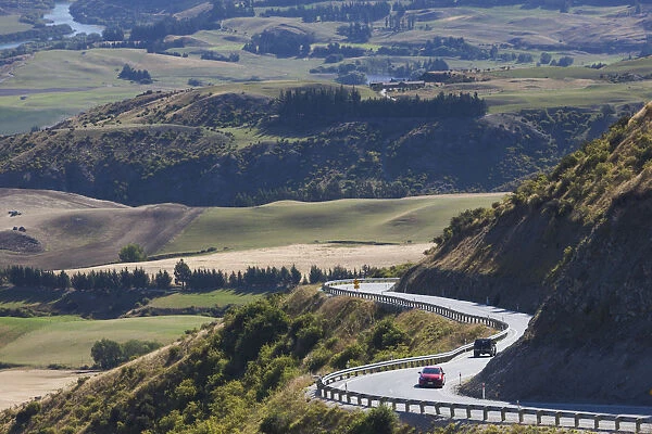 New Zealand, South Island, Otago, Cardrona-area, Crown Range Road, highest asphalt