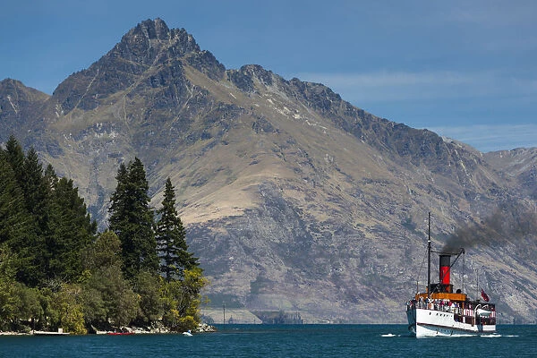 New Zealand, South Island, Otago, Queenstown, The Remarkables Mountains with the steamer