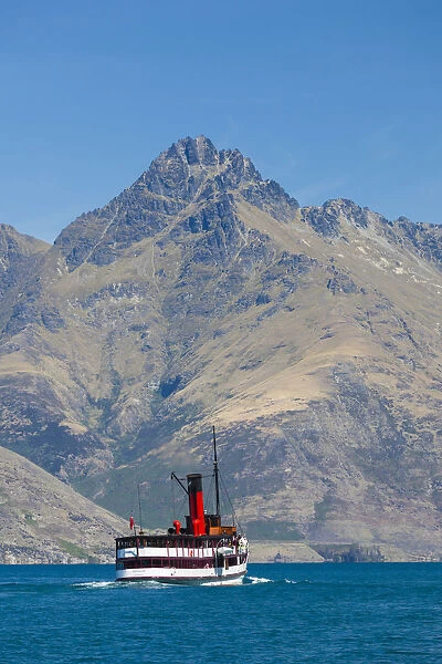New Zealand, South Island, Otago, Queenstown, The Remarkables Mountains with the steamer