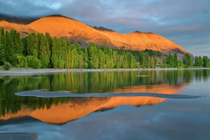 Framed Print : New Zealand, South Island, Wanaka, sunrise at the lake Framed Print : New Zealand, South Island, Wanaka, sunrise at the lake