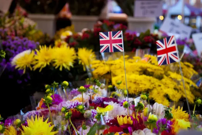 Framed Print : Newark, England. Fresh flowers are sold on the market Framed Print : Newark, England. Fresh flowers are sold on the market