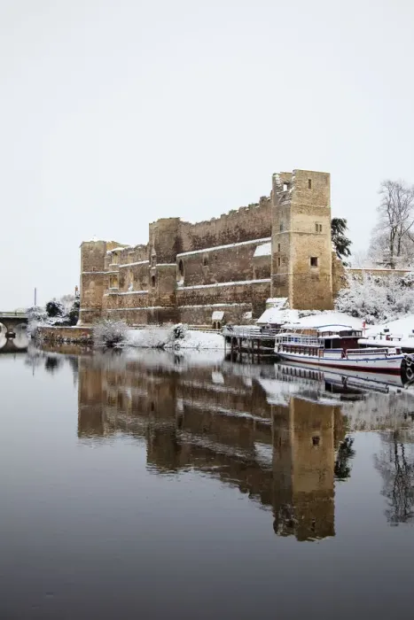 Framed Print : Newark, UK. The castle on the bank of the river trent in winter