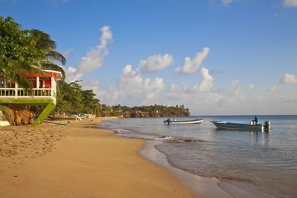 Nicaragua, Corn Islands, Little Corn Island, Beach bar near The Viillage